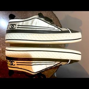 Authentic Chanel white satin black Shoes 39 8.5